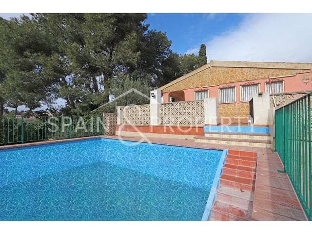 5 bedroom Villa for sale in Torrent with pool - € 239,000 (Ref: 9550441)