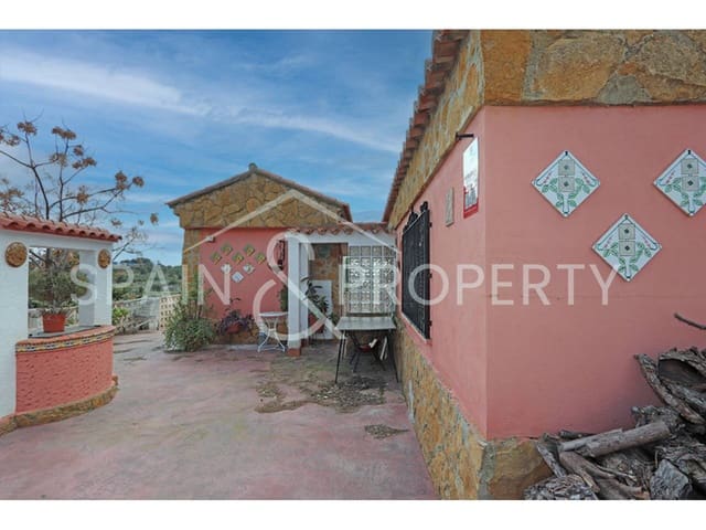 5 bedroom Villa for sale in Torrent with pool - € 239,000 (Ref: 9550441)