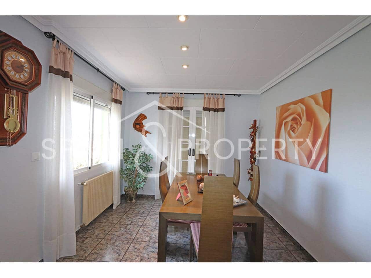 6 bedroom Villa for sale in Montserrat with pool garage - € 500,000 (Ref: 9590608)