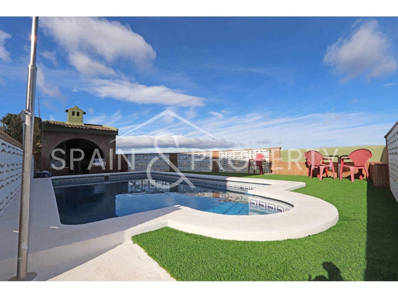 6 bedroom Villa for sale in Montserrat with pool garage - € 500,000 (Ref: 9590608)