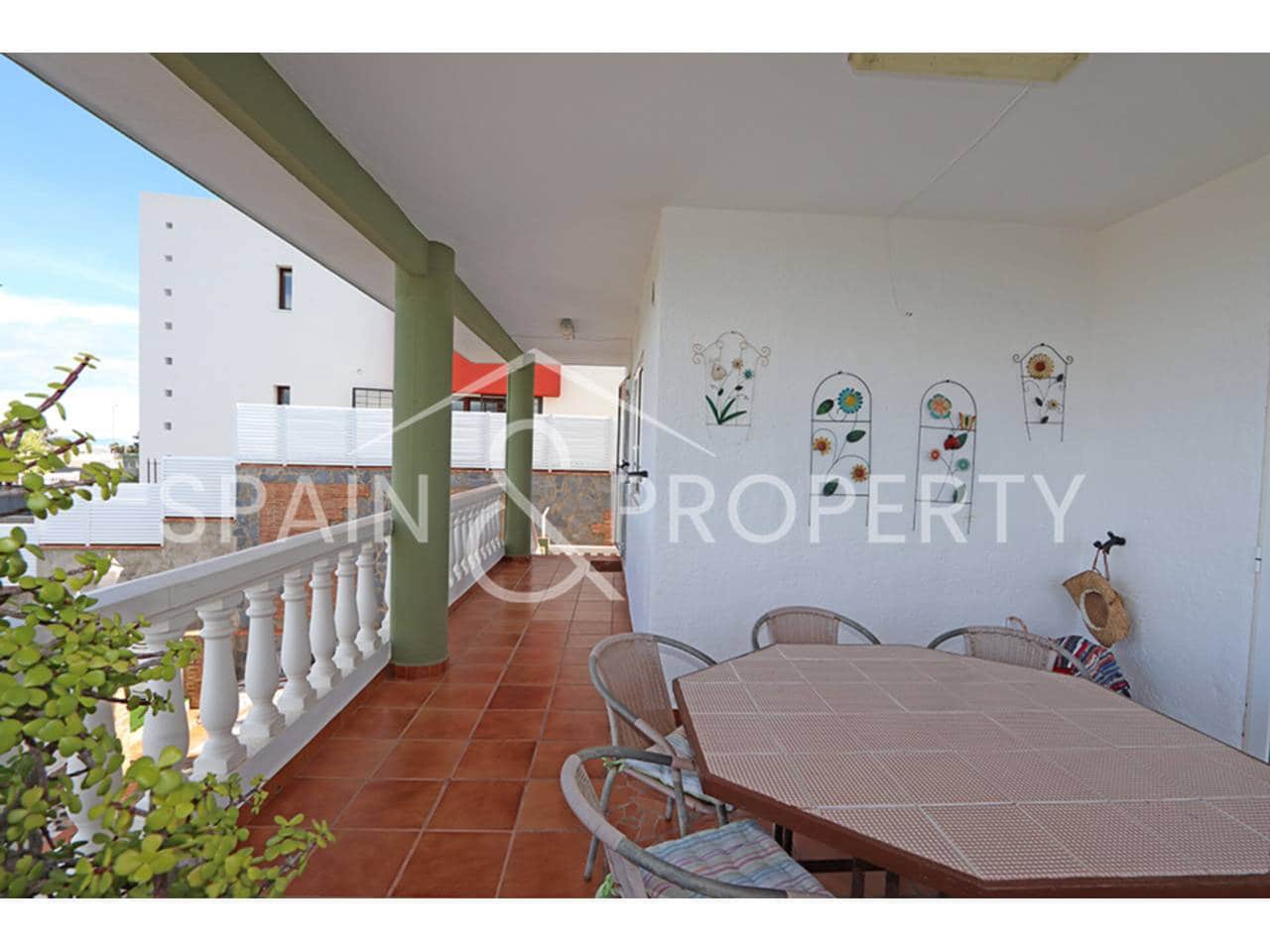 6 bedroom Villa for sale in Montserrat with pool garage - € 500,000 (Ref: 9590608)