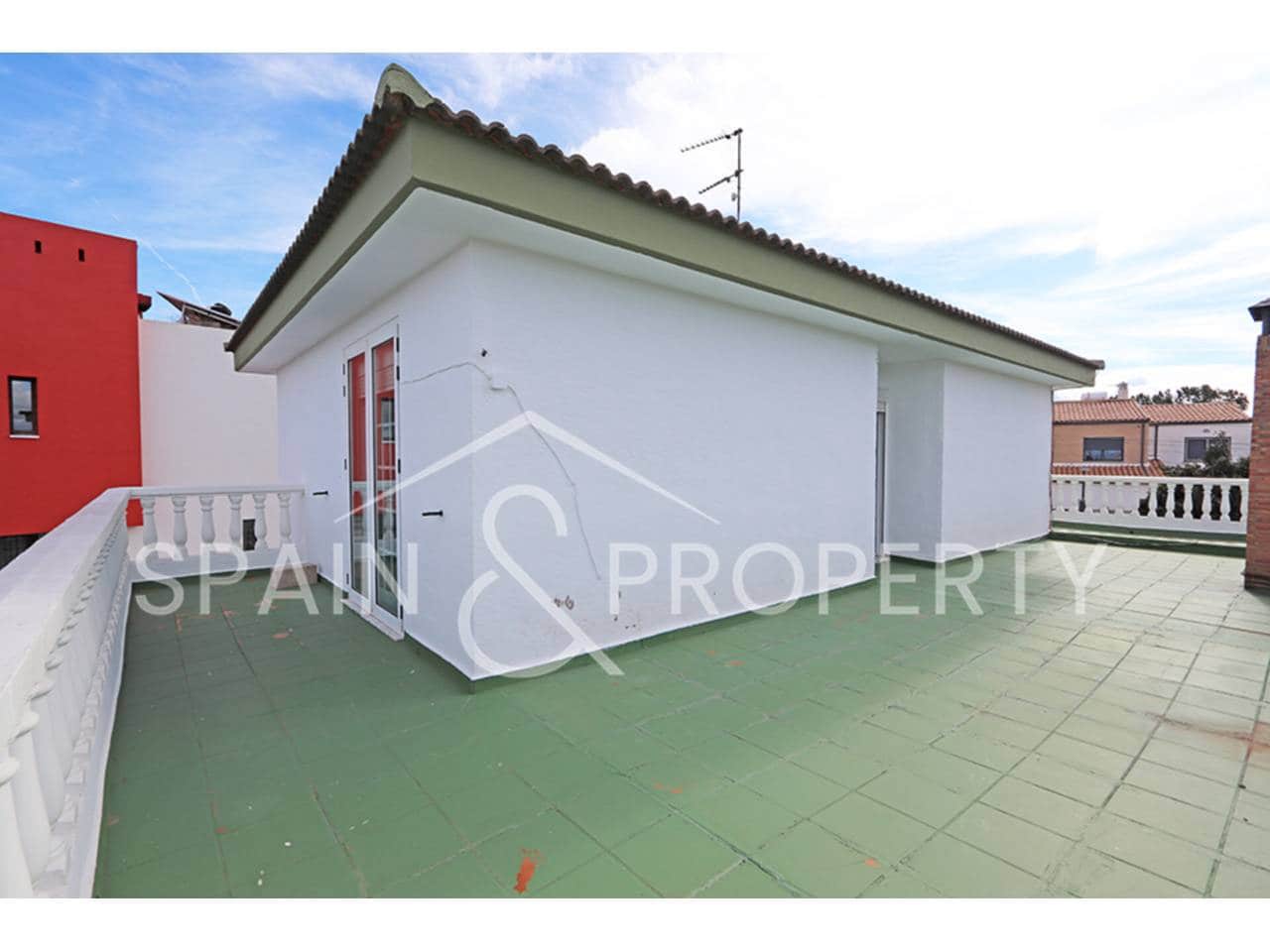 6 bedroom Villa for sale in Montserrat with pool garage - € 500,000 (Ref: 9590608)