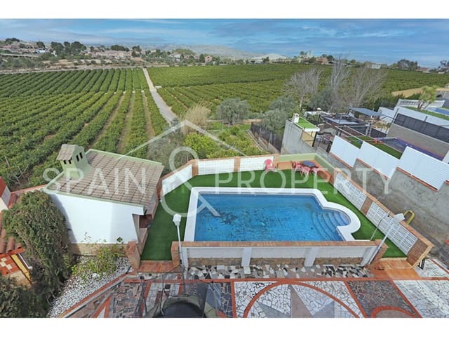 6 makuuhuone Huvila myytävänä paikassa Montserrat mukana uima-altaan 
autotalli - 500 000 € (Ref: 9590608)