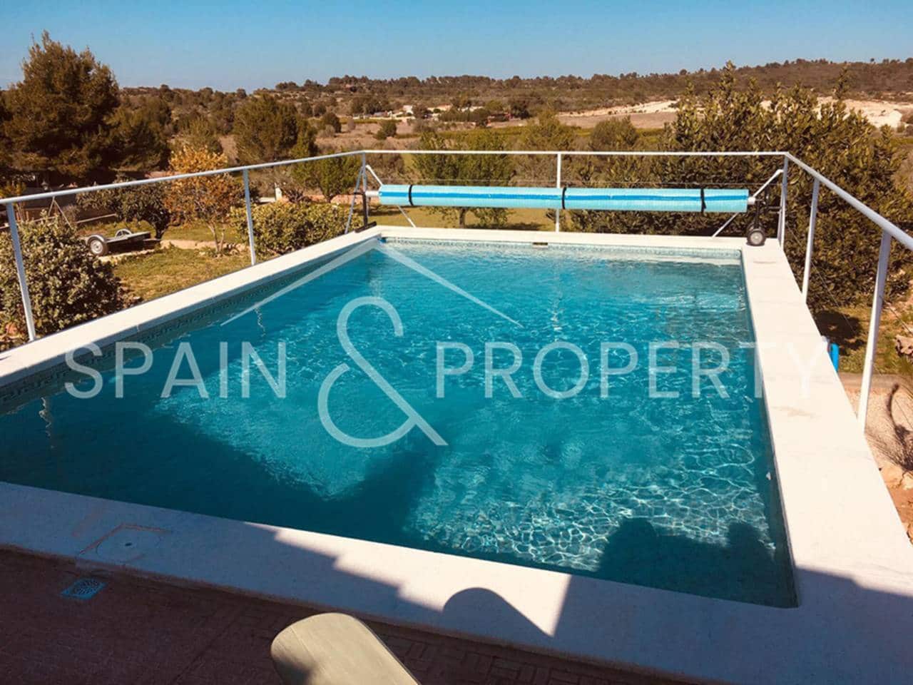 4 bedroom Villa for sale in Montserrat with pool - € 249,900 (Ref: 9624133)