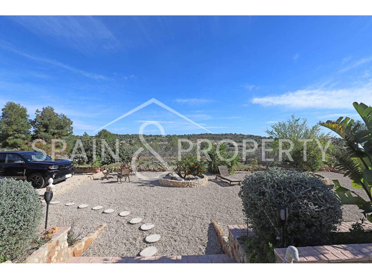 4 bedroom Villa for sale in Montserrat with pool - € 249,900 (Ref: 9624133)