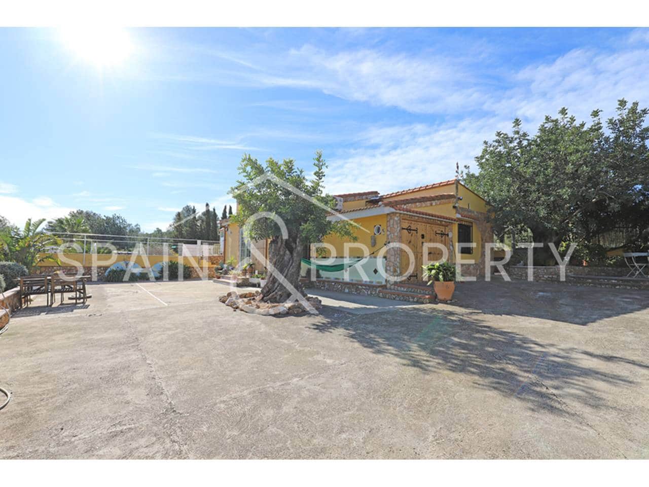 4 bedroom Villa for sale in Montserrat with pool - € 249,900 (Ref: 9624133)