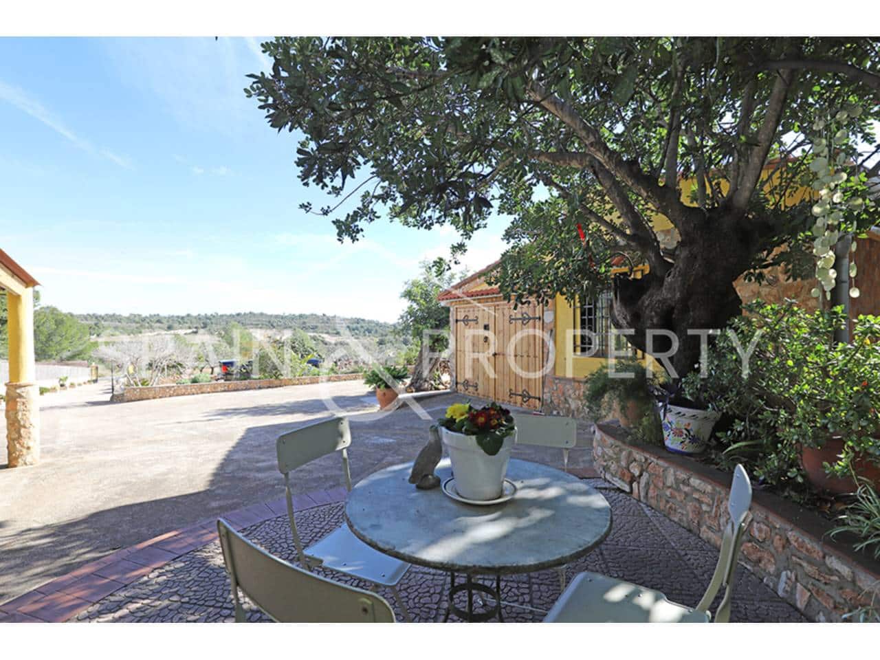 4 bedroom Villa for sale in Montserrat with pool - € 249,900 (Ref: 9624133)