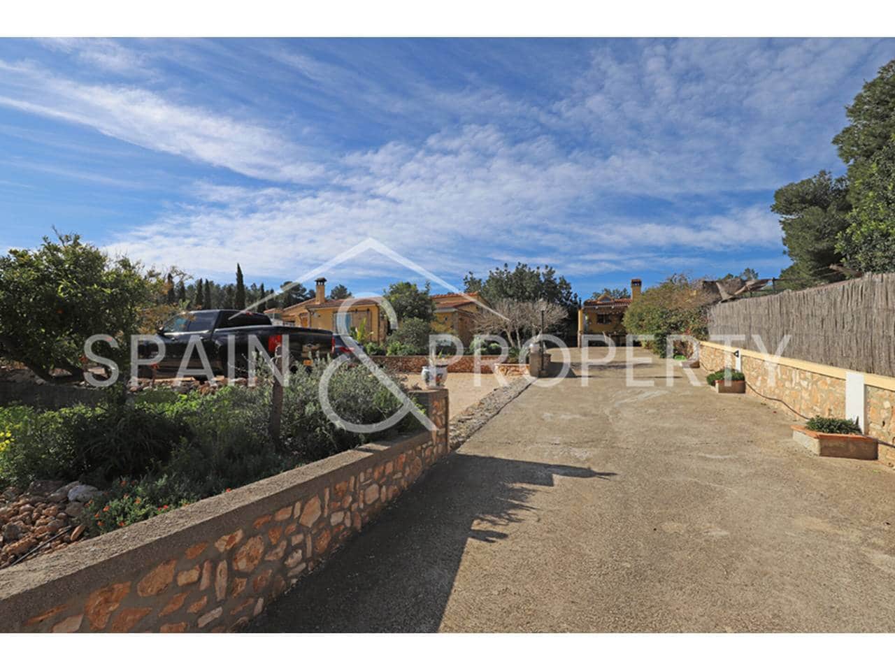 4 bedroom Villa for sale in Montserrat with pool - € 249,900 (Ref: 9624133)