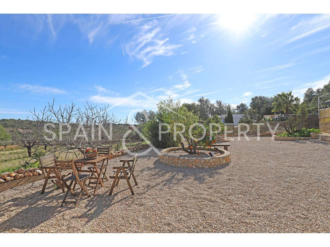 4 bedroom Villa for sale in Montserrat with pool - € 249,900 (Ref: 9624133)