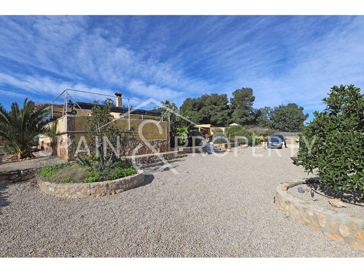 4 bedroom Villa for sale in Montserrat with pool - € 249,900 (Ref: 9624133)