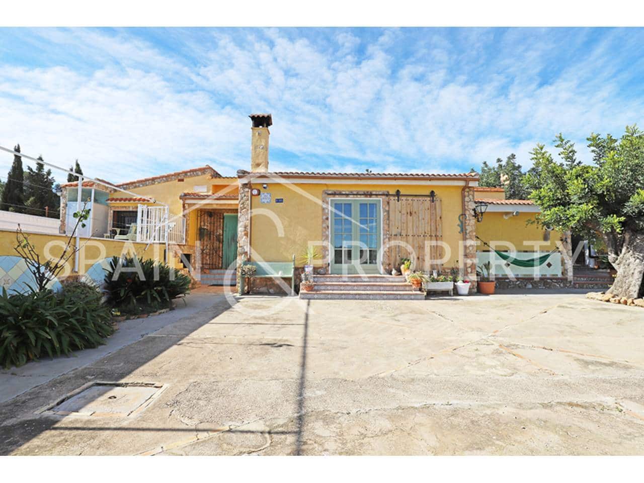 4 bedroom Villa for sale in Montserrat with pool - € 249,900 (Ref: 9624133)