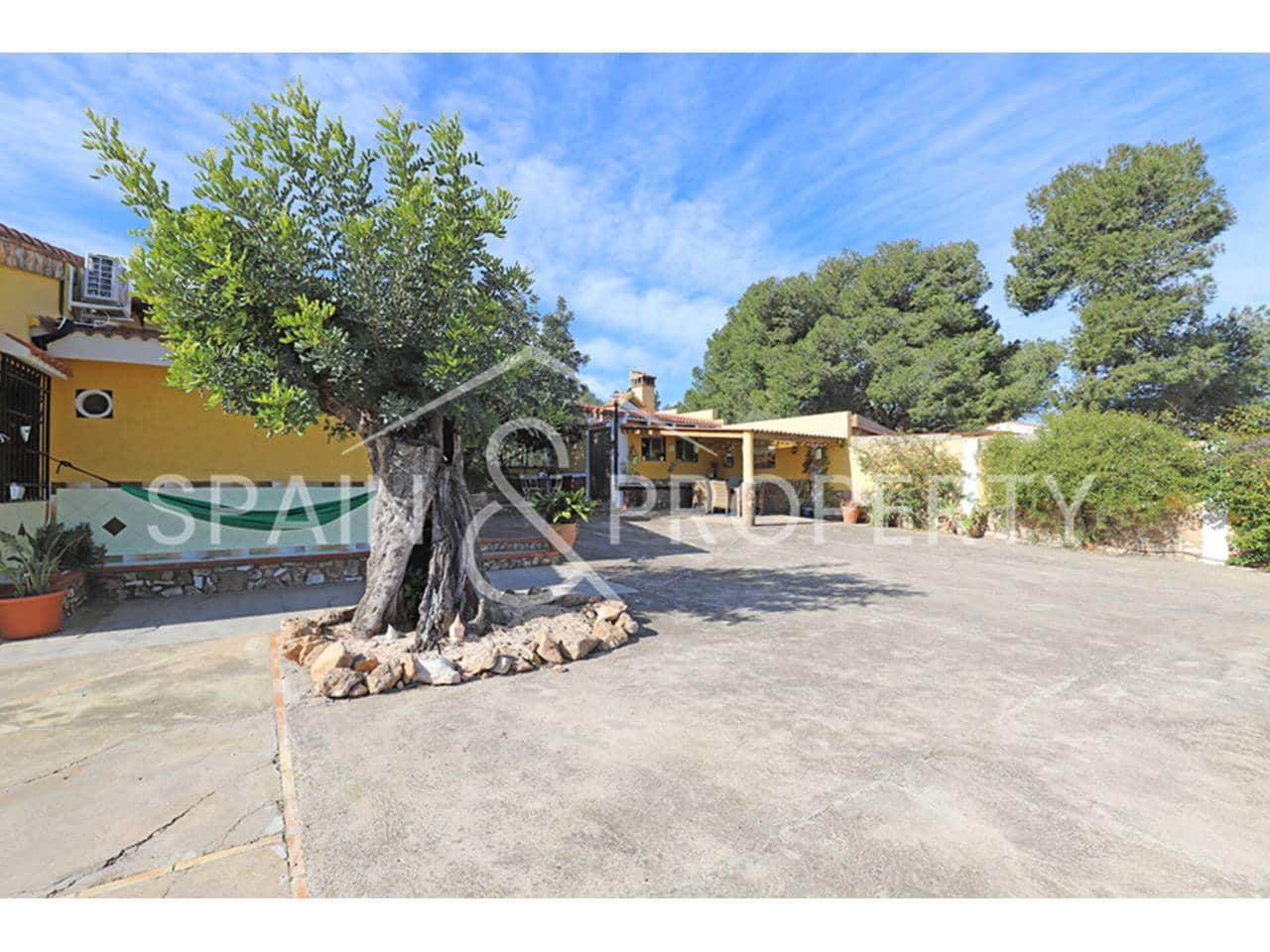 4 bedroom Villa for sale in Montserrat with pool - € 249,900 (Ref: 9624133)