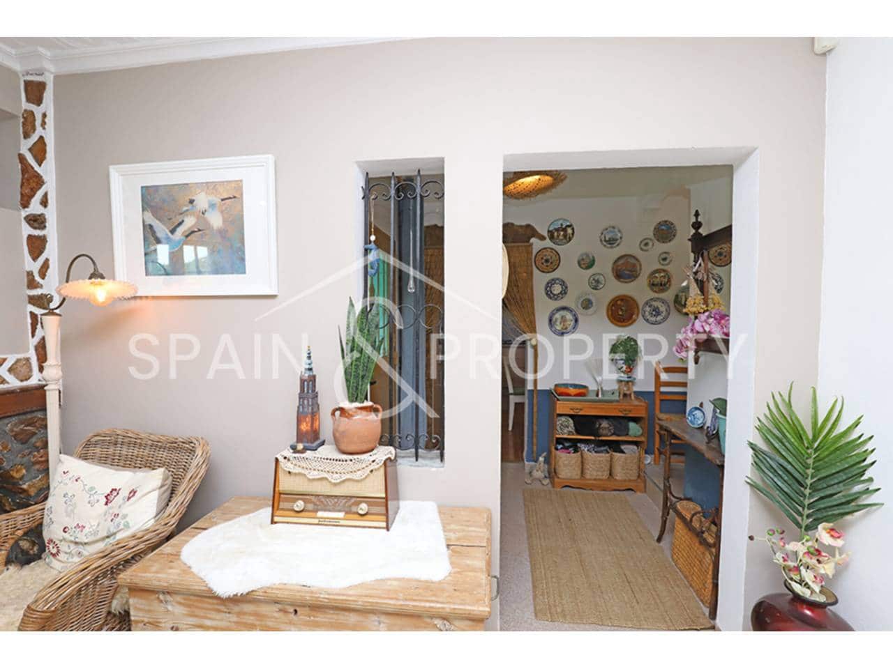 4 bedroom Villa for sale in Montserrat with pool - € 249,900 (Ref: 9624133)