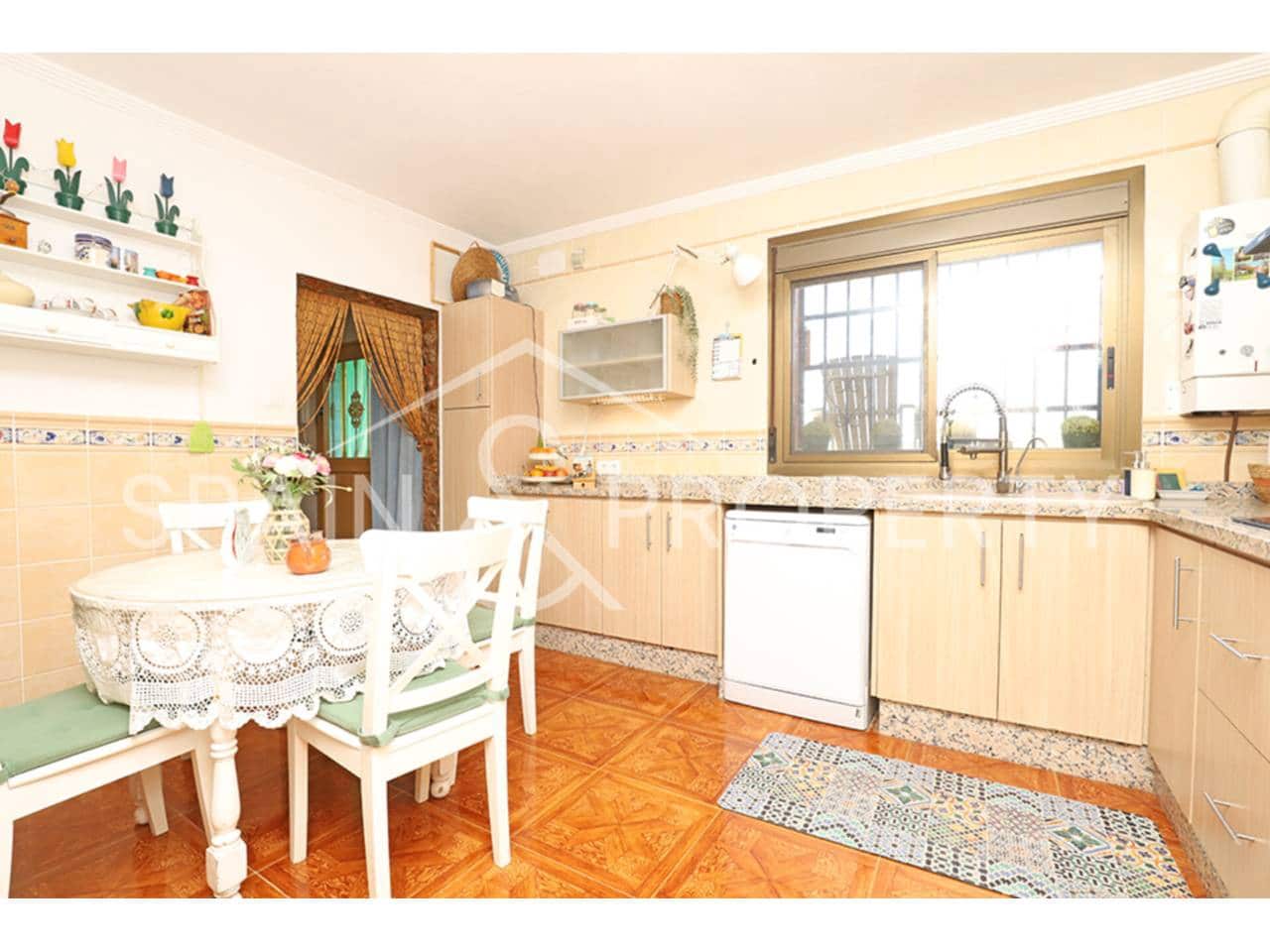 4 bedroom Villa for sale in Montserrat with pool - € 249,900 (Ref: 9624133)