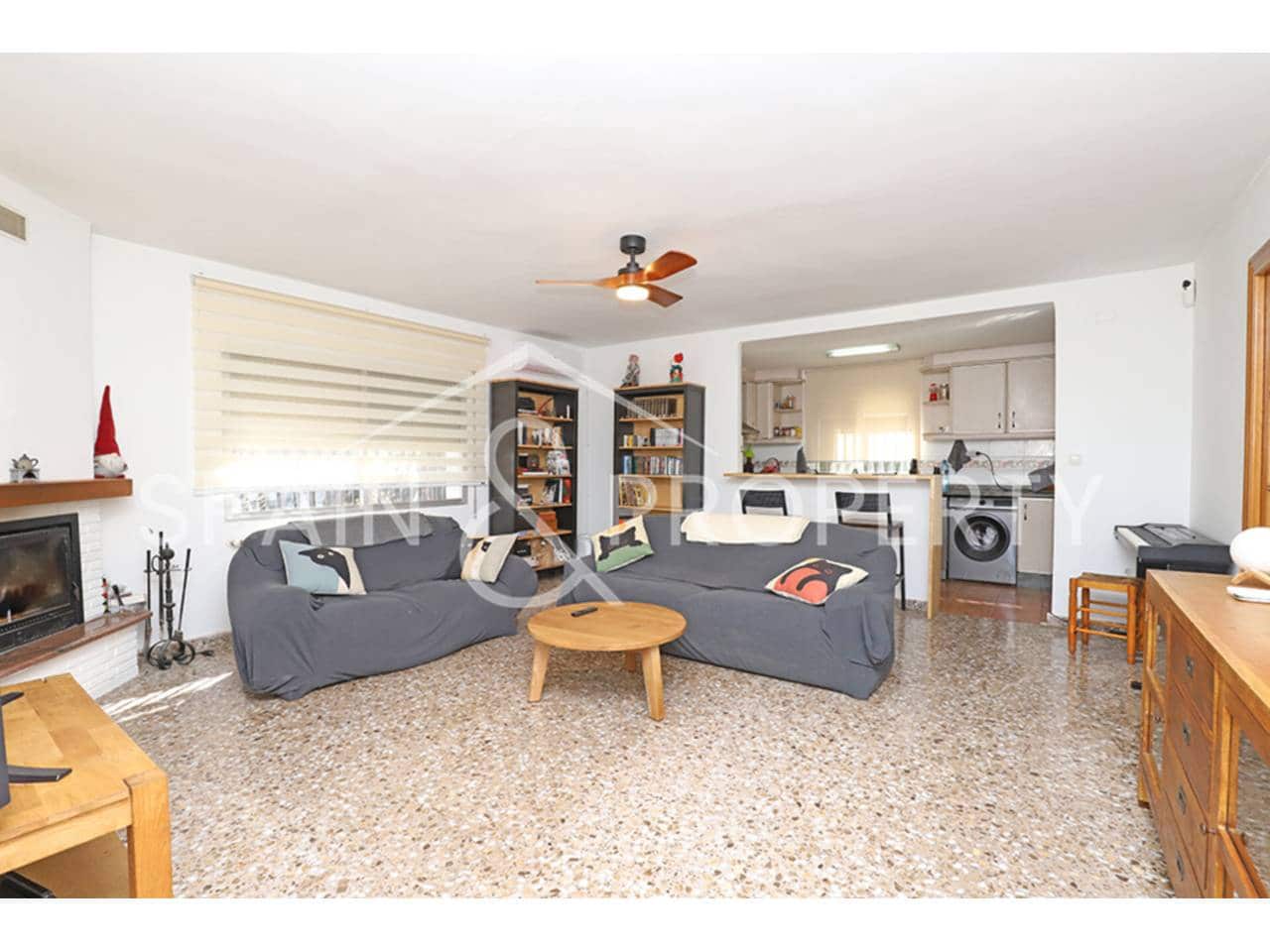Chalet de 3 habitaciones en Turís en venta con piscina - 269.000 € (Ref: 9624134)