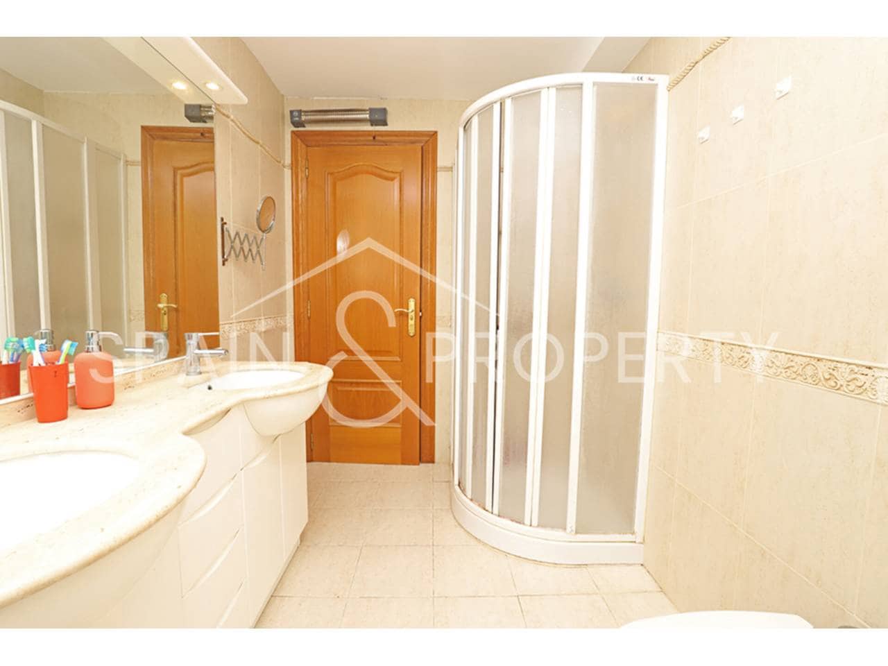 Chalet de 3 habitaciones en Turís en venta con piscina - 269.000 € (Ref: 9624134)