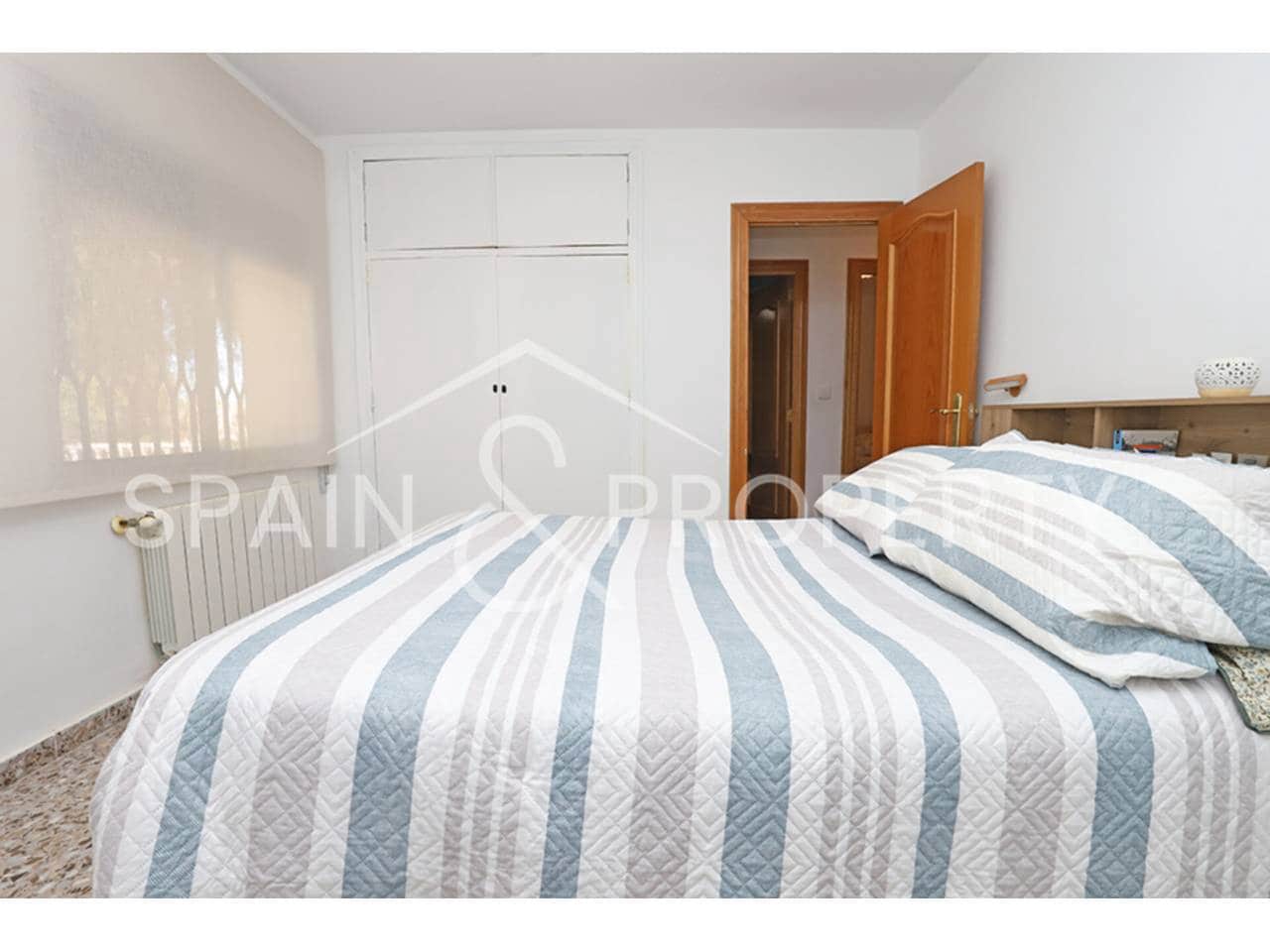 Chalet de 3 habitaciones en Turís en venta con piscina - 269.000 € (Ref: 9624134)