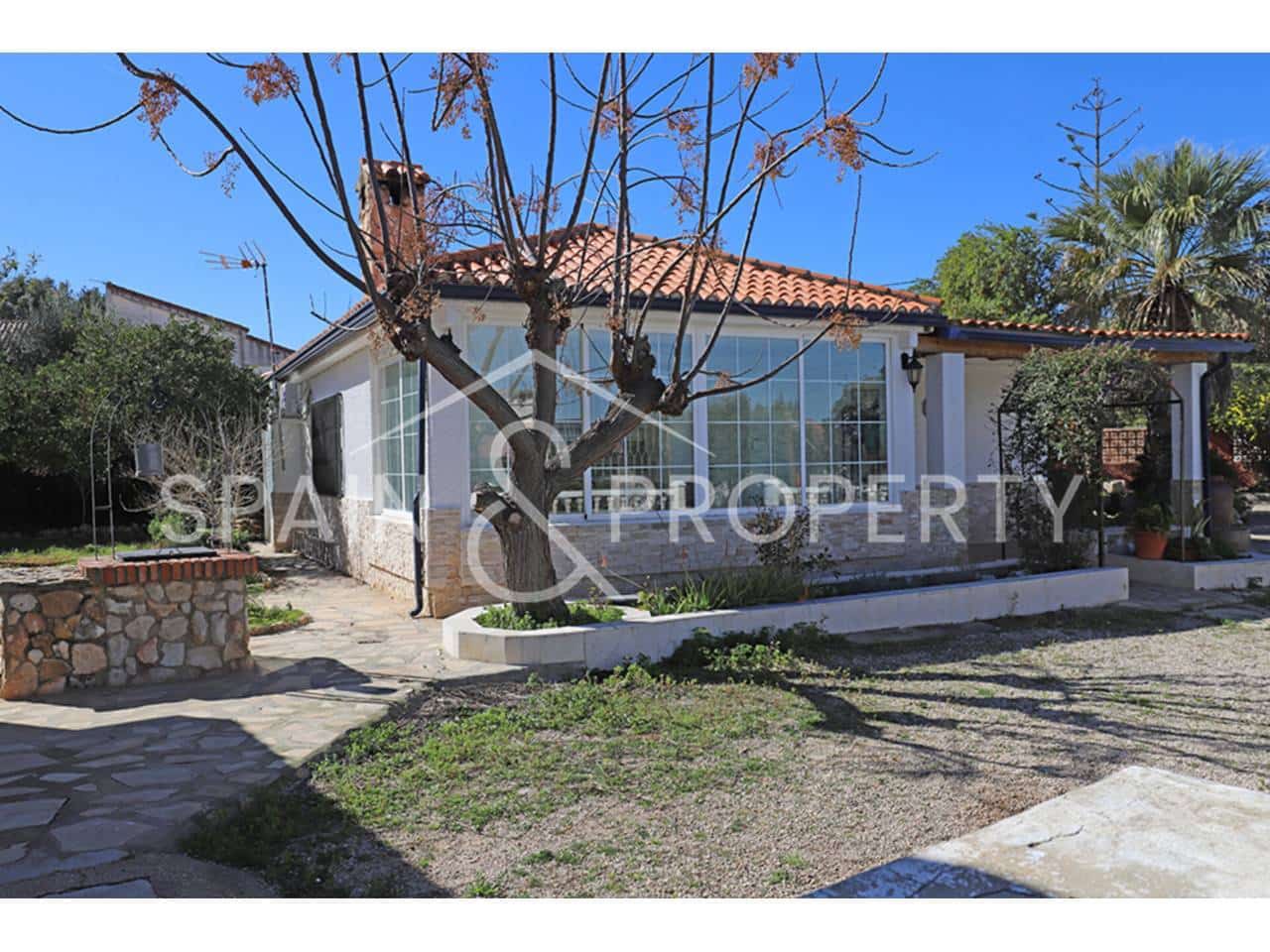 Chalet de 3 habitaciones en Turís en venta con piscina - 269.000 € (Ref: 9624134)