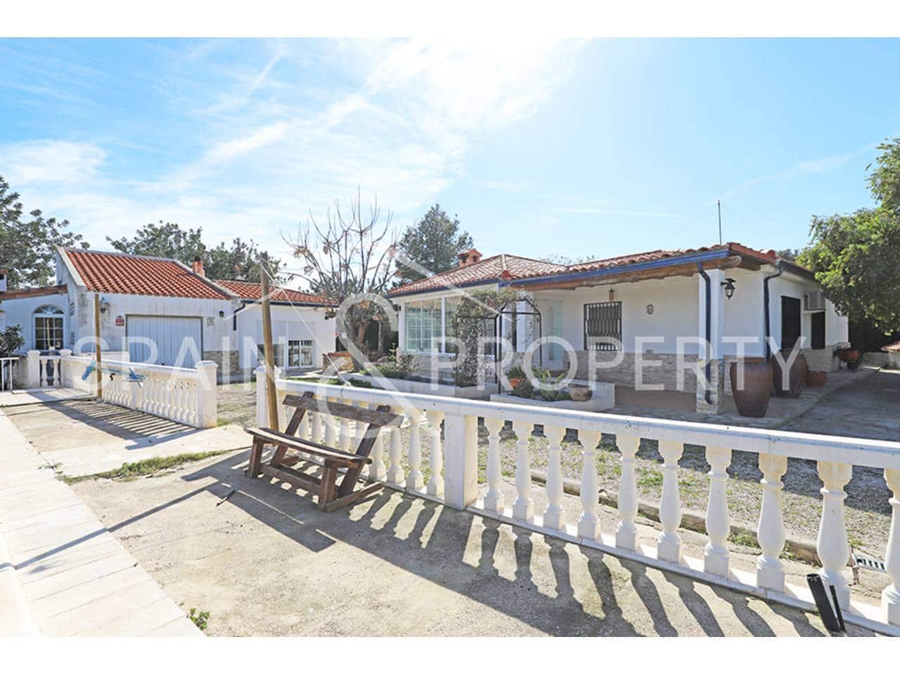 Chalet de 3 habitaciones en Turís en venta con piscina - 269.000 € (Ref: 9624134)