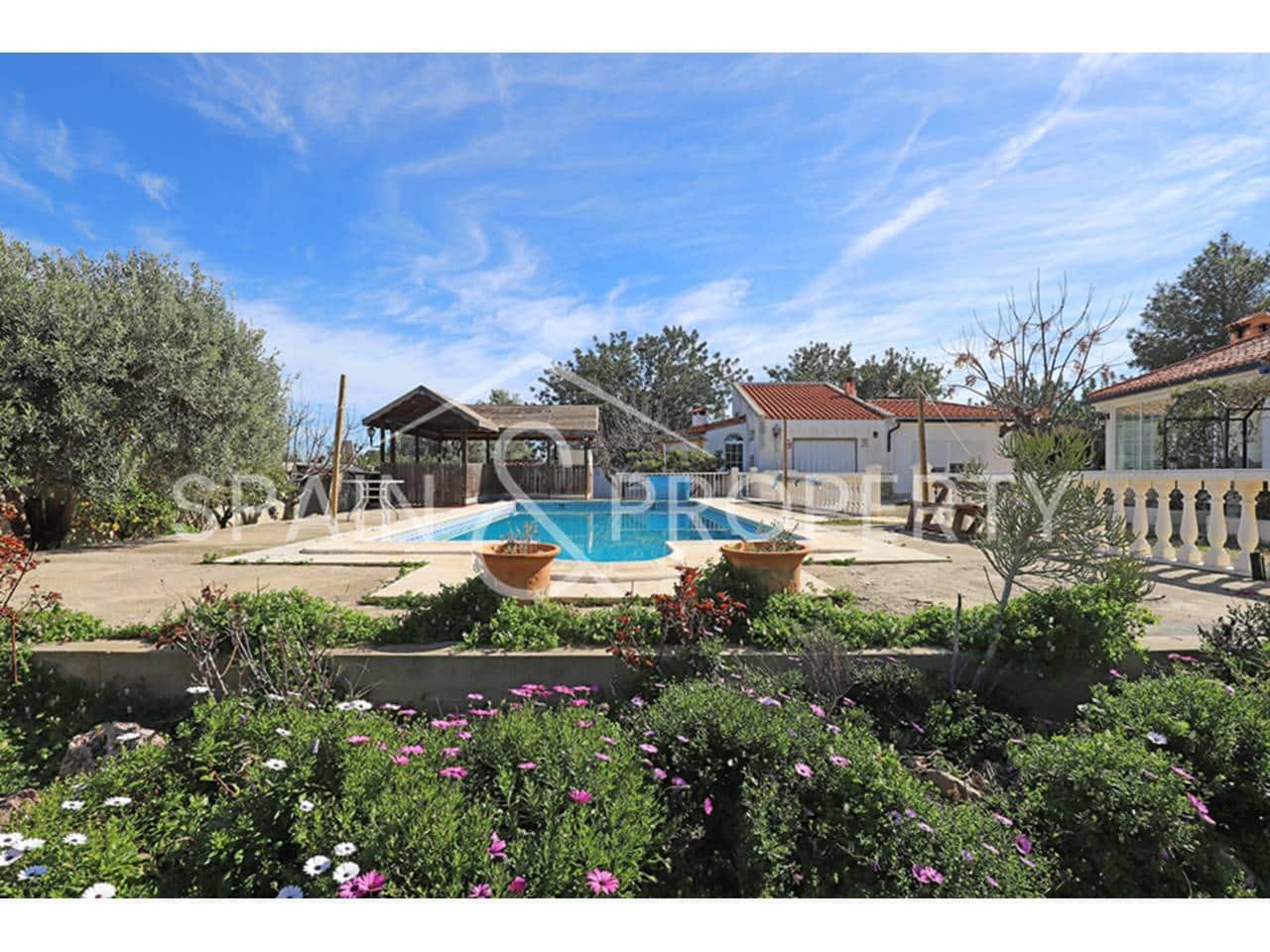 Chalet de 3 habitaciones en Turís en venta con piscina - 269.000 € (Ref: 9624134)