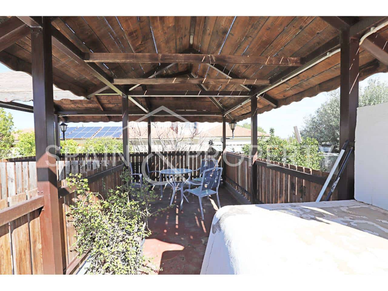 Chalet de 3 habitaciones en Turís en venta con piscina - 269.000 € (Ref: 9624134)