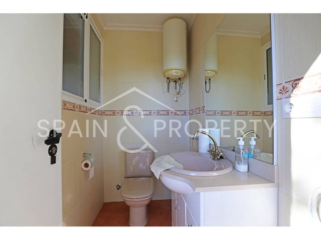 6 bedroom Villa for sale in Turis with pool garage - € 1,500,000 (Ref: 9665729)