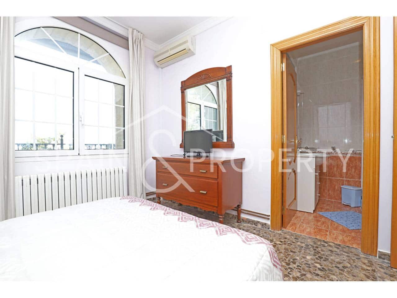 6 bedroom Villa for sale in Turis with pool garage - € 1,500,000 (Ref: 9665729)