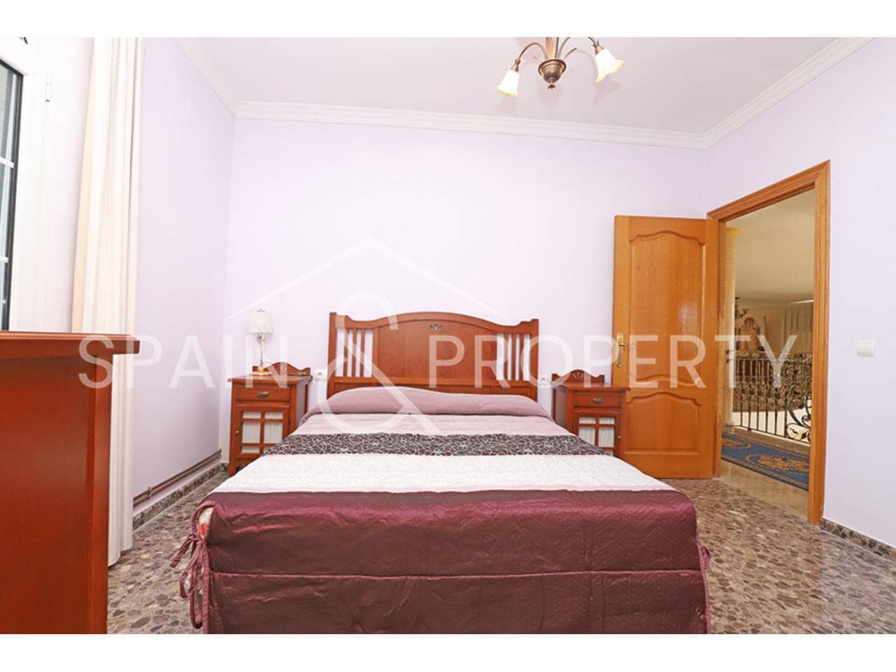 6 bedroom Villa for sale in Turis with pool garage - € 1,500,000 (Ref: 9665729)