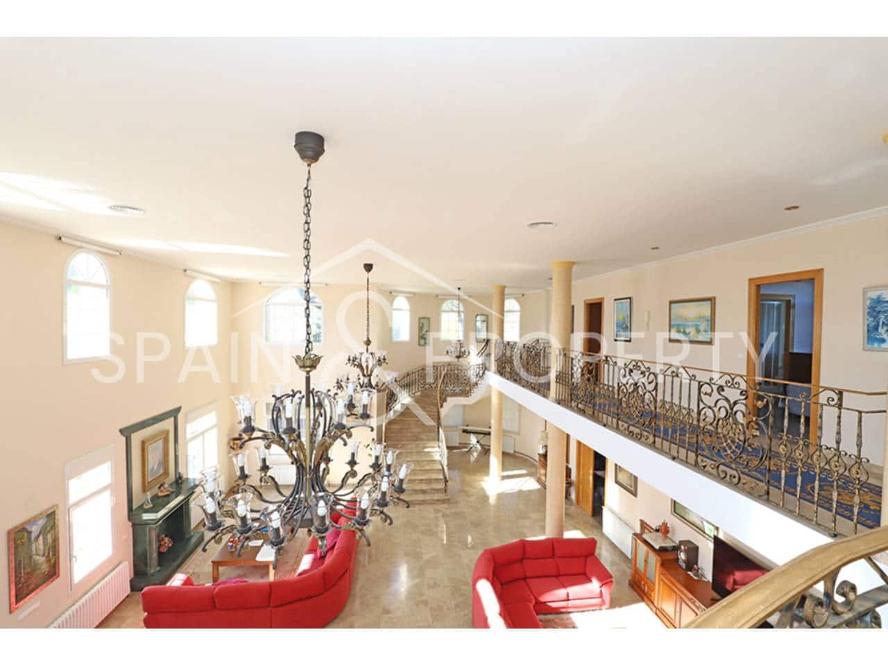 6 bedroom Villa for sale in Turis with pool garage - € 1,500,000 (Ref: 9665729)