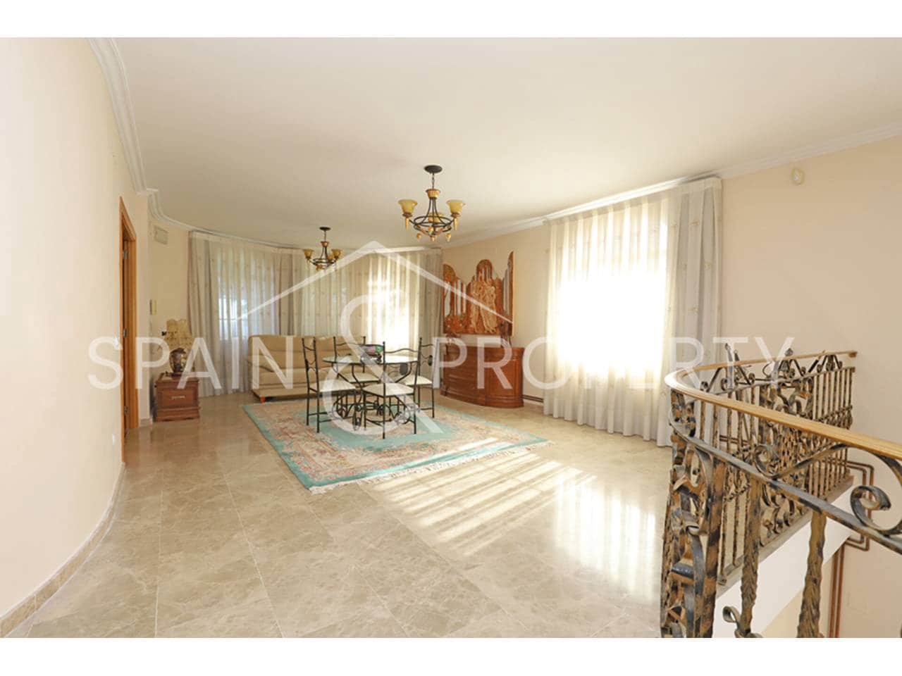 6 bedroom Villa for sale in Turis with pool garage - € 1,500,000 (Ref: 9665729)