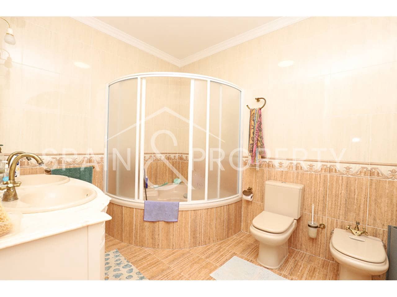 6 bedroom Villa for sale in Turis with pool garage - € 1,500,000 (Ref: 9665729)