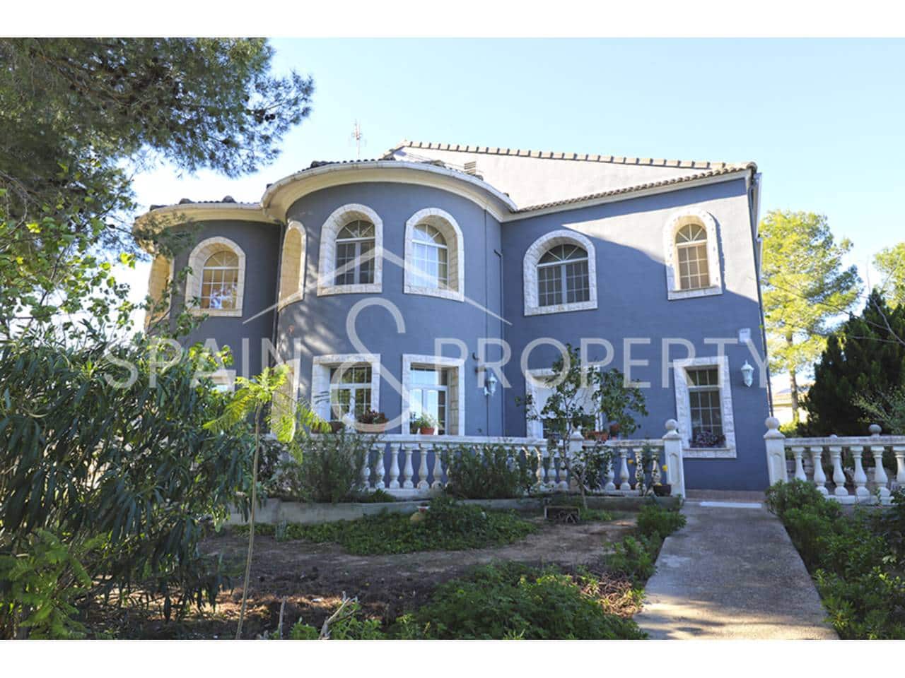 6 bedroom Villa for sale in Turis with pool garage - € 1,500,000 (Ref: 9665729)