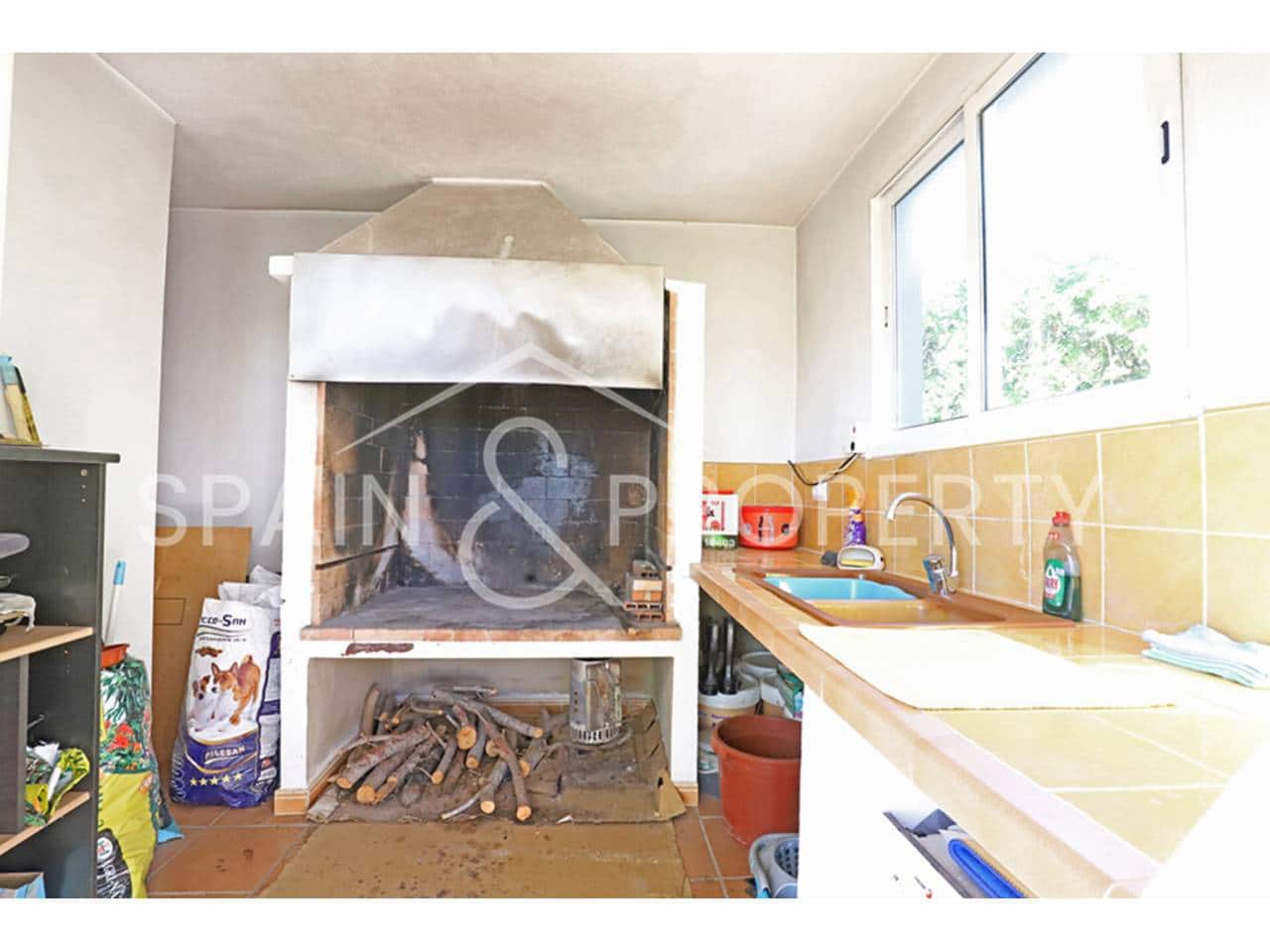 6 bedroom Villa for sale in Turis with pool garage - € 1,500,000 (Ref: 9665729)