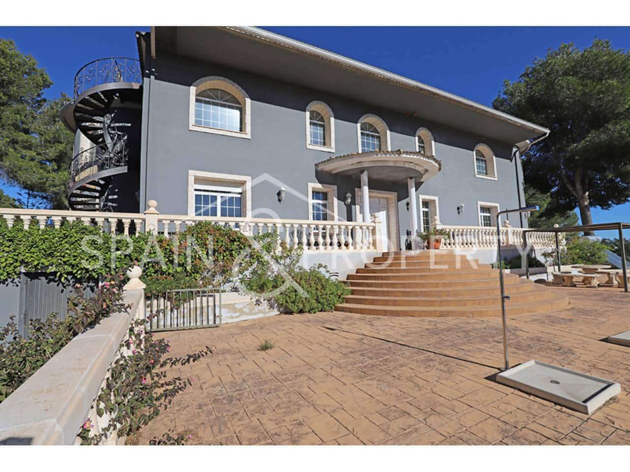 6 bedroom Villa for sale in Turis with pool garage - € 1,500,000 (Ref: 9665729)