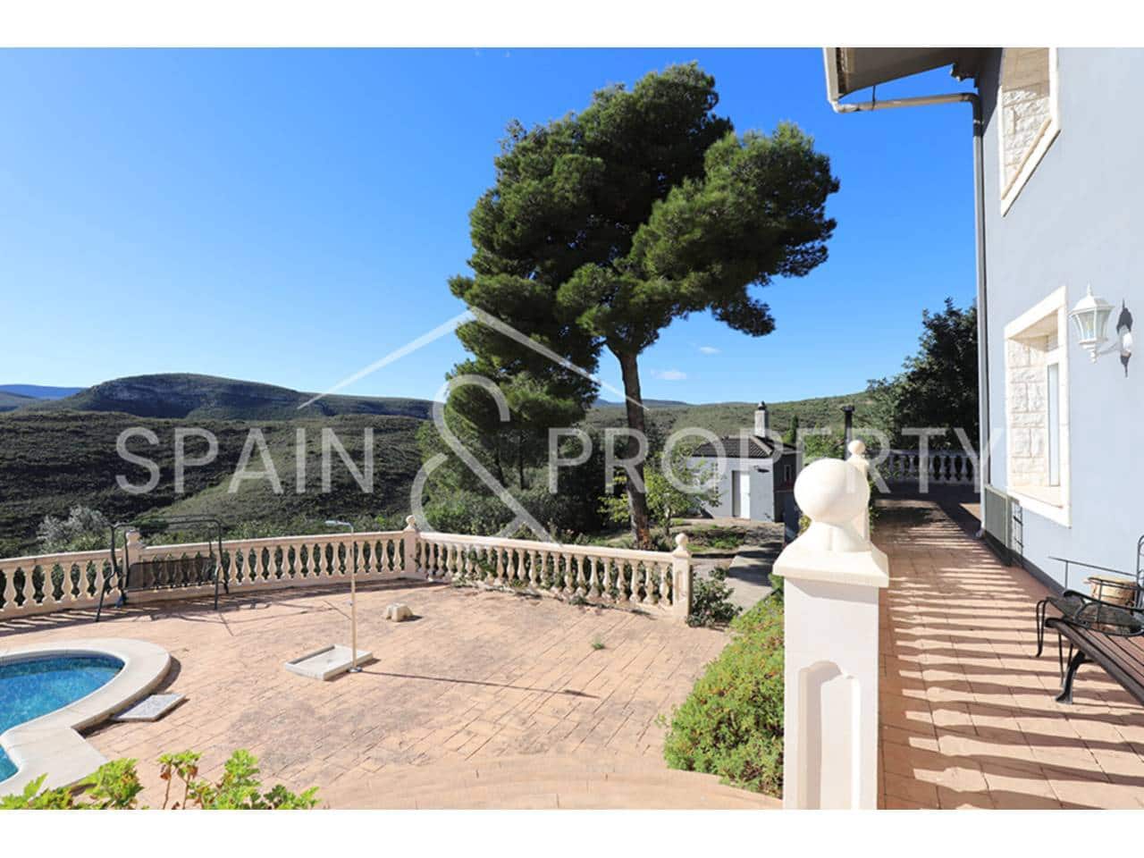 6 bedroom Villa for sale in Turis with pool garage - € 1,500,000 (Ref: 9665729)