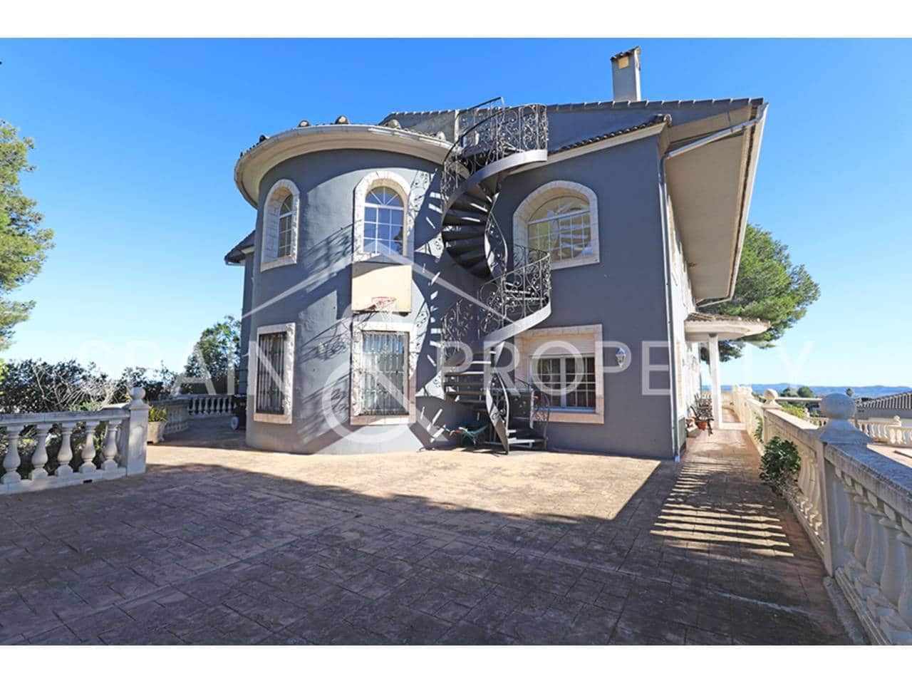 6 bedroom Villa for sale in Turis with pool garage - € 1,500,000 (Ref: 9665729)