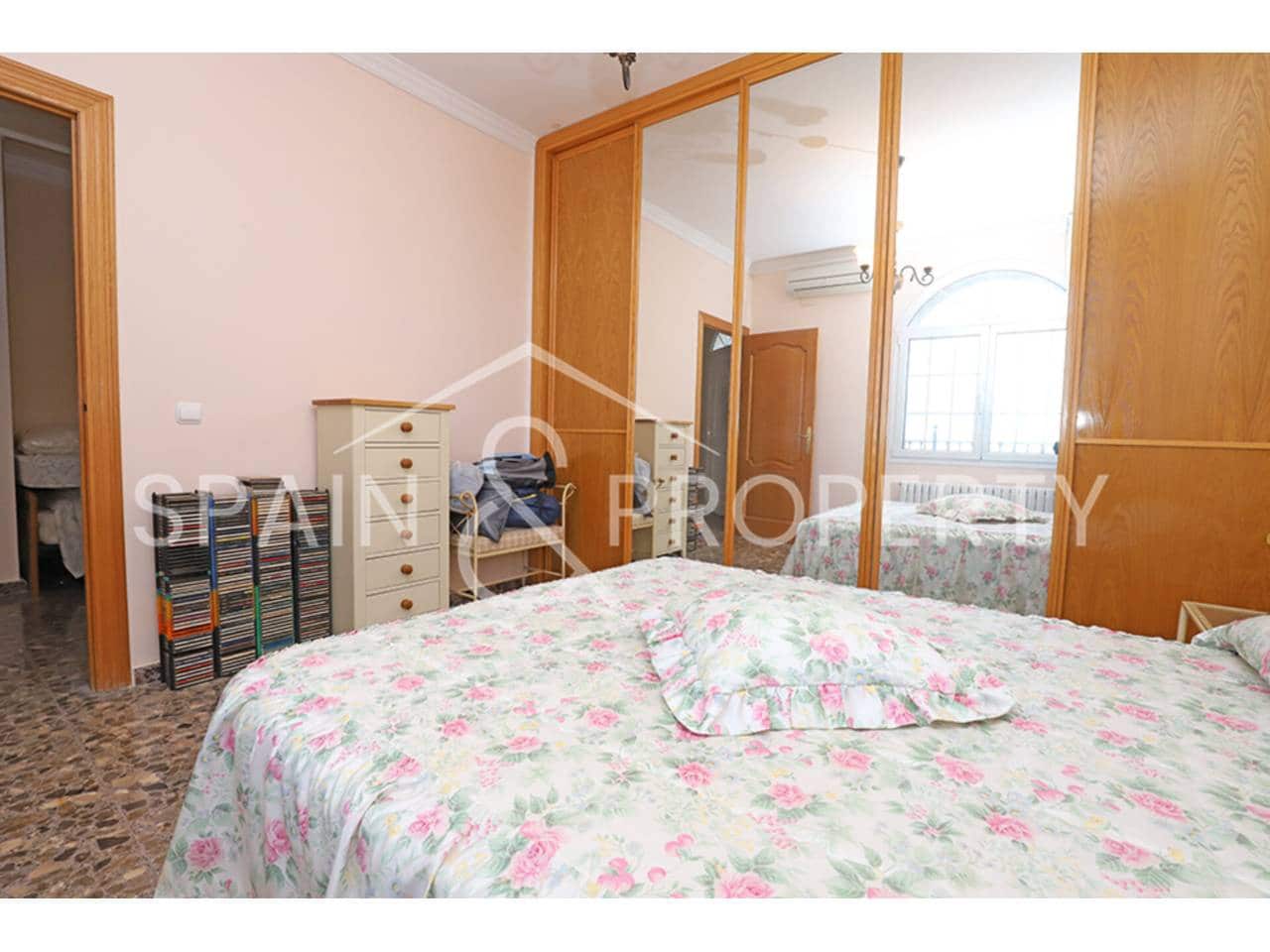 6 bedroom Villa for sale in Turis with pool garage - € 1,500,000 (Ref: 9665729)