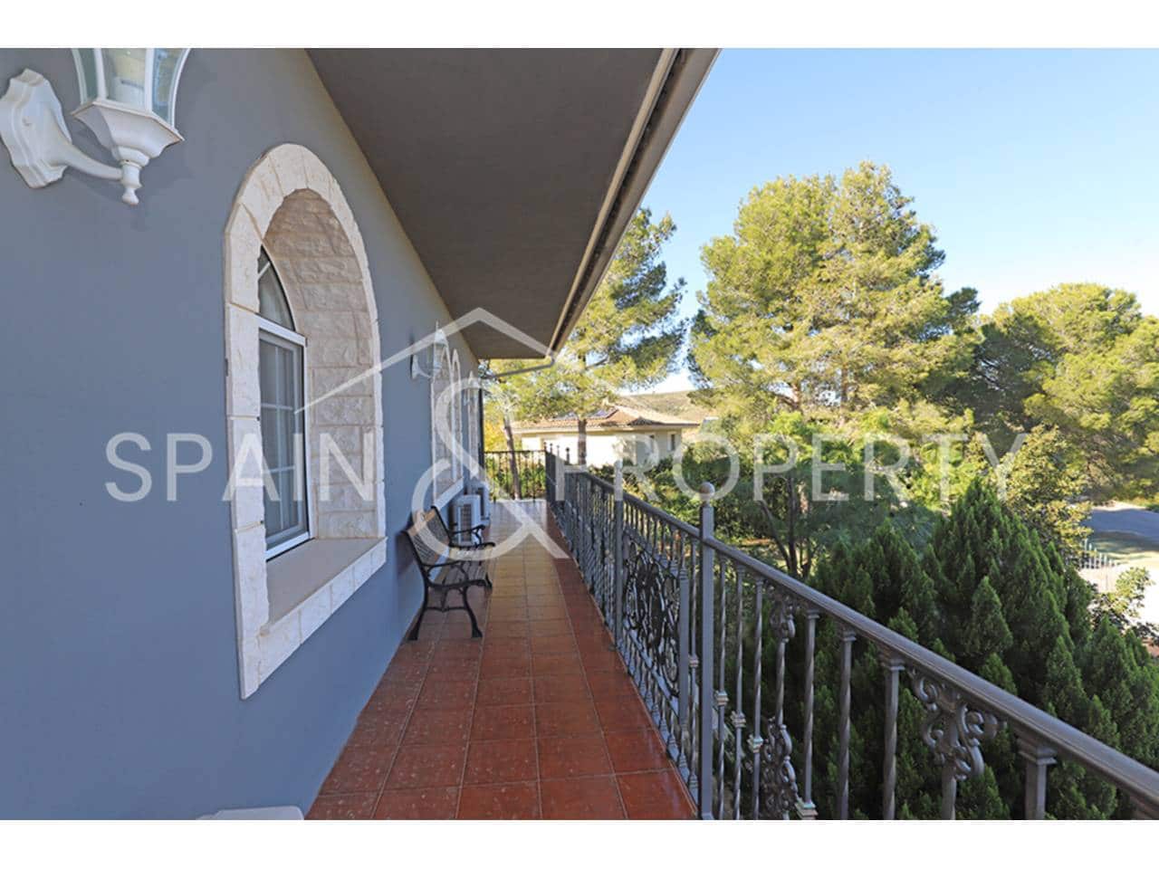 6 bedroom Villa for sale in Turis with pool garage - € 1,500,000 (Ref: 9665729)