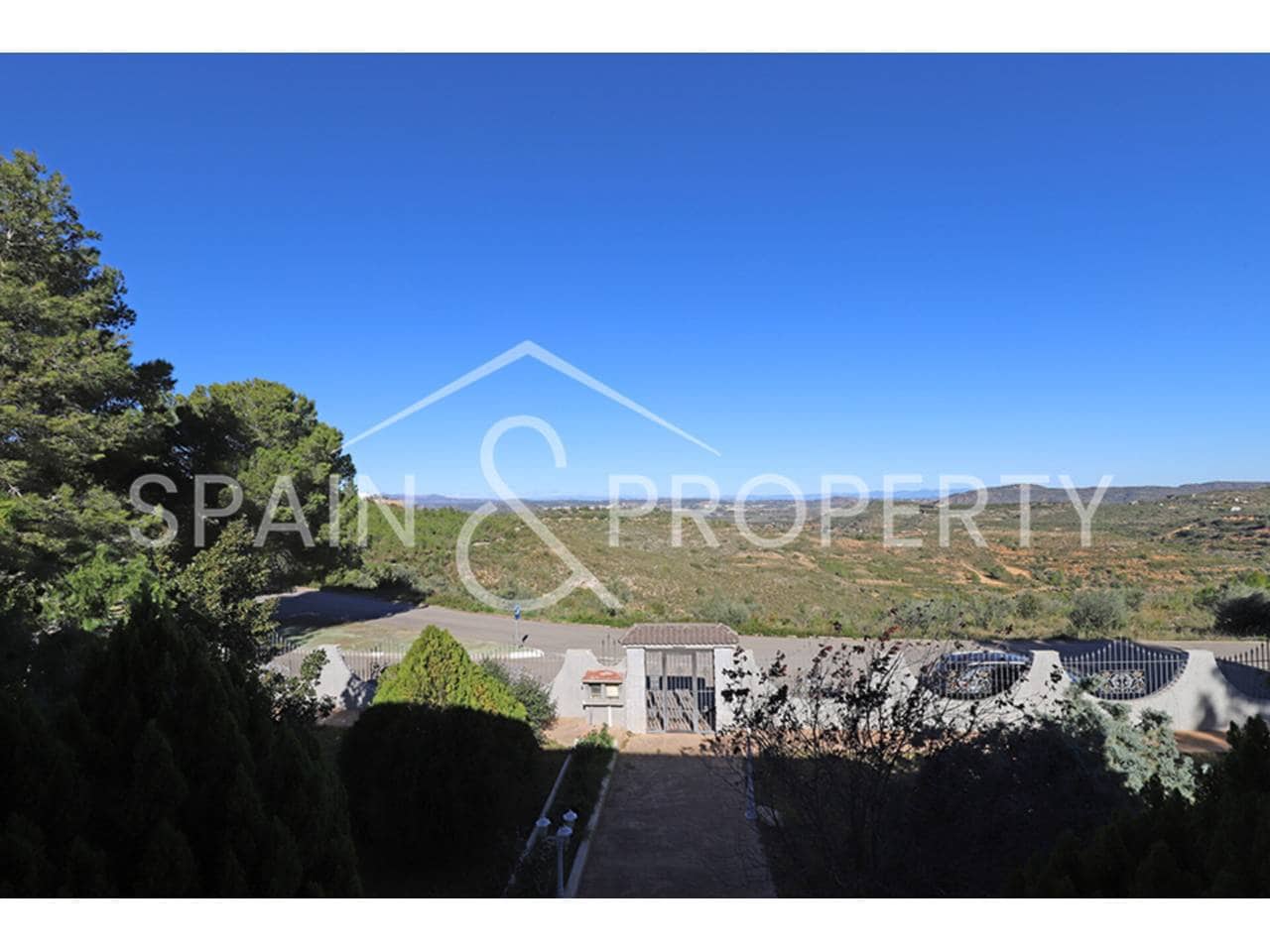 6 bedroom Villa for sale in Turis with pool garage - € 1,500,000 (Ref: 9665729)