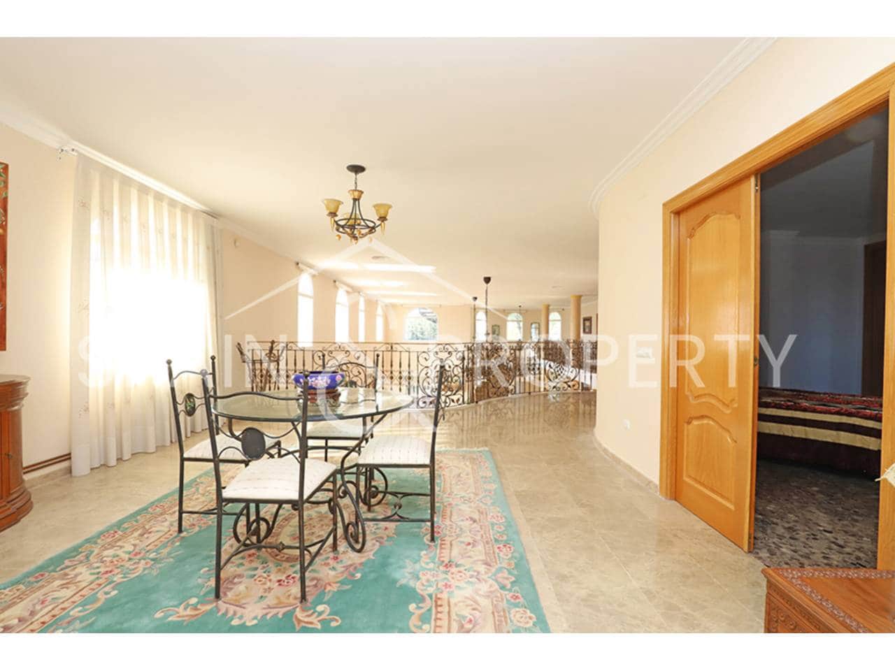 6 bedroom Villa for sale in Turis with pool garage - € 1,500,000 (Ref: 9665729)