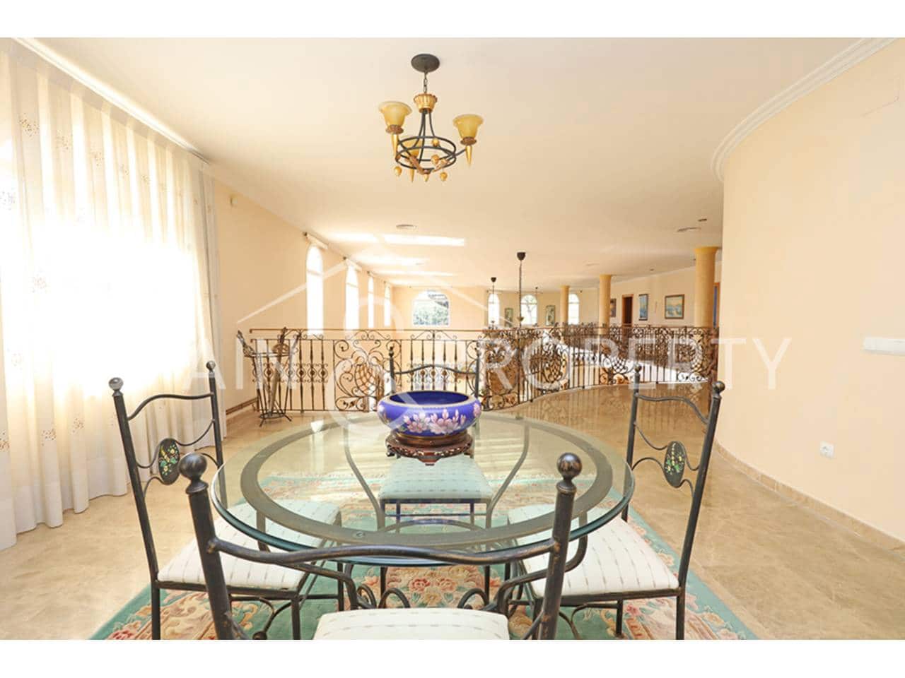 6 bedroom Villa for sale in Turis with pool garage - € 1,500,000 (Ref: 9665729)