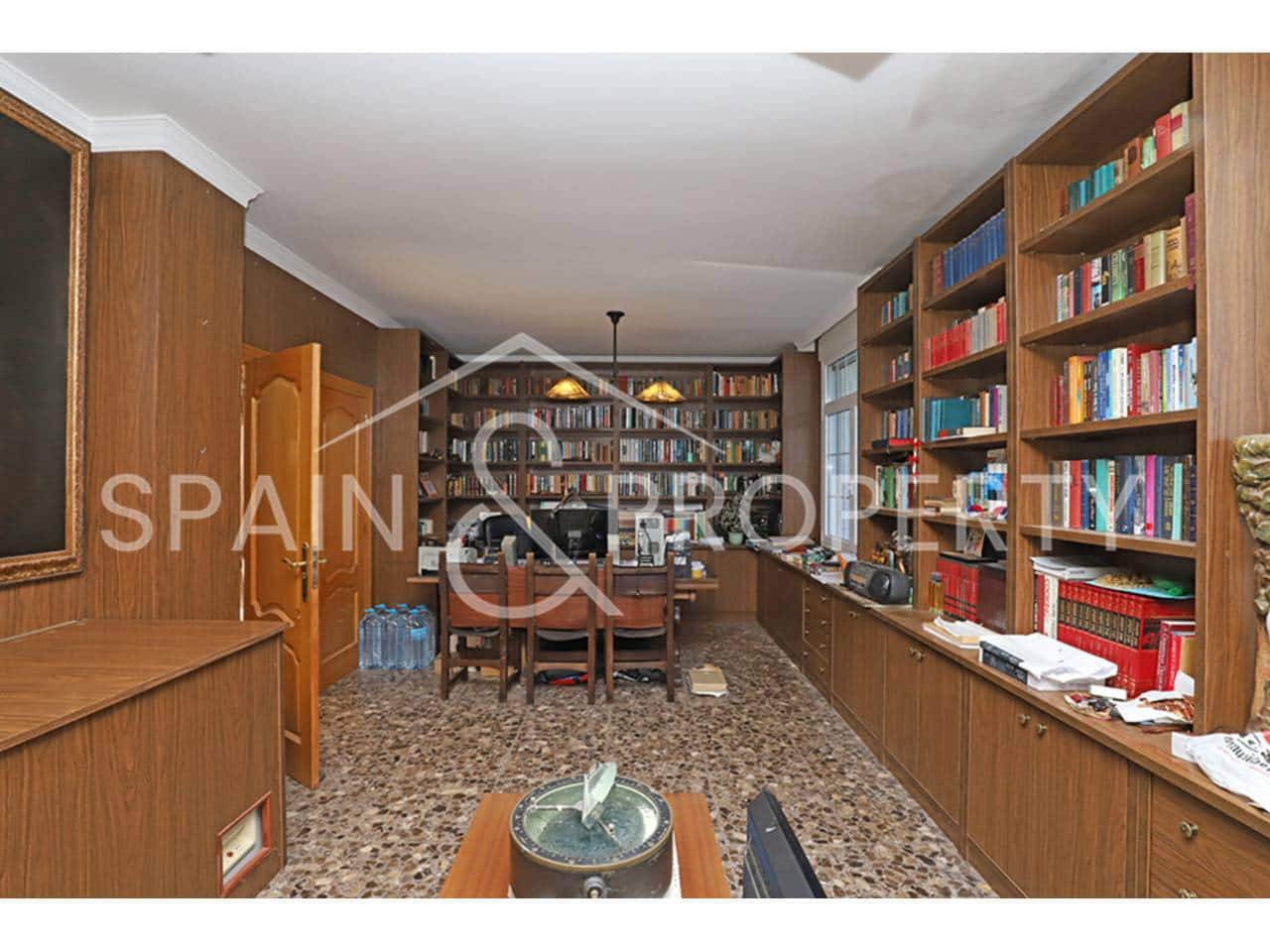 6 bedroom Villa for sale in Turis with pool garage - € 1,500,000 (Ref: 9665729)