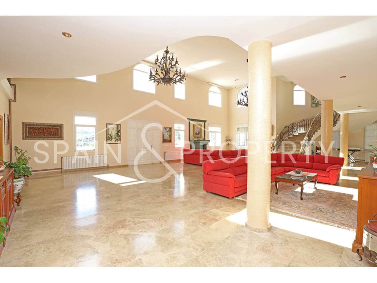 6 bedroom Villa for sale in Turis with pool garage - € 1,500,000 (Ref: 9665729)