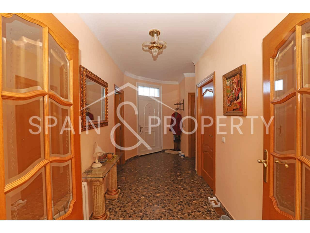 6 bedroom Villa for sale in Turis with pool garage - € 1,500,000 (Ref: 9665729)