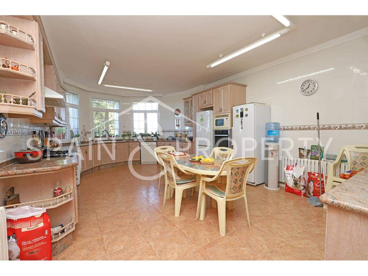 6 bedroom Villa for sale in Turis with pool garage - € 1,500,000 (Ref: 9665729)