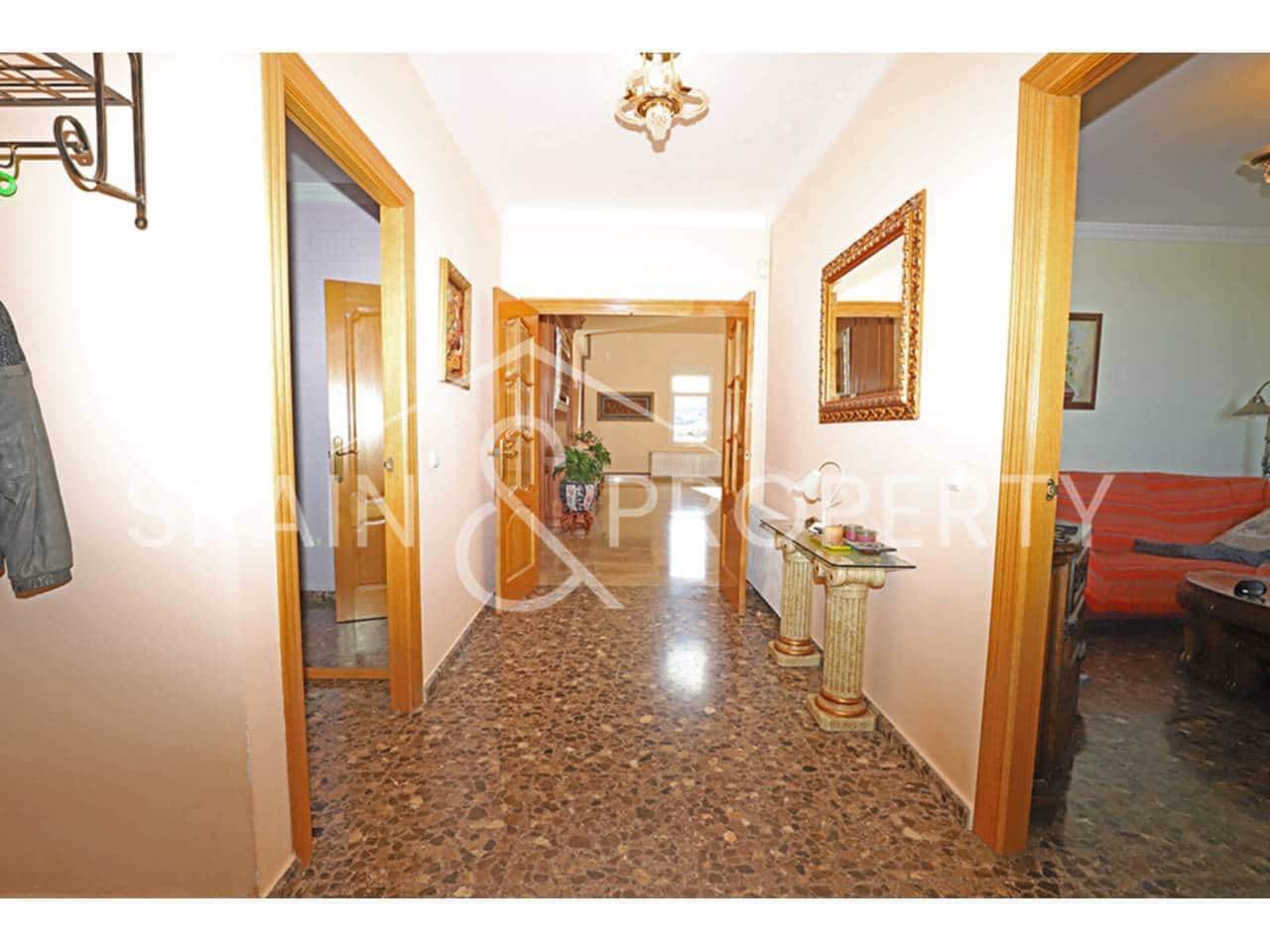 6 bedroom Villa for sale in Turis with pool garage - € 1,500,000 (Ref: 9665729)