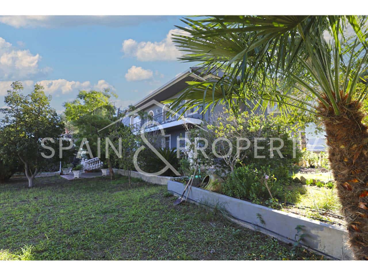 6 bedroom Villa for sale in Turis with pool garage - € 1,500,000 (Ref: 9665729)