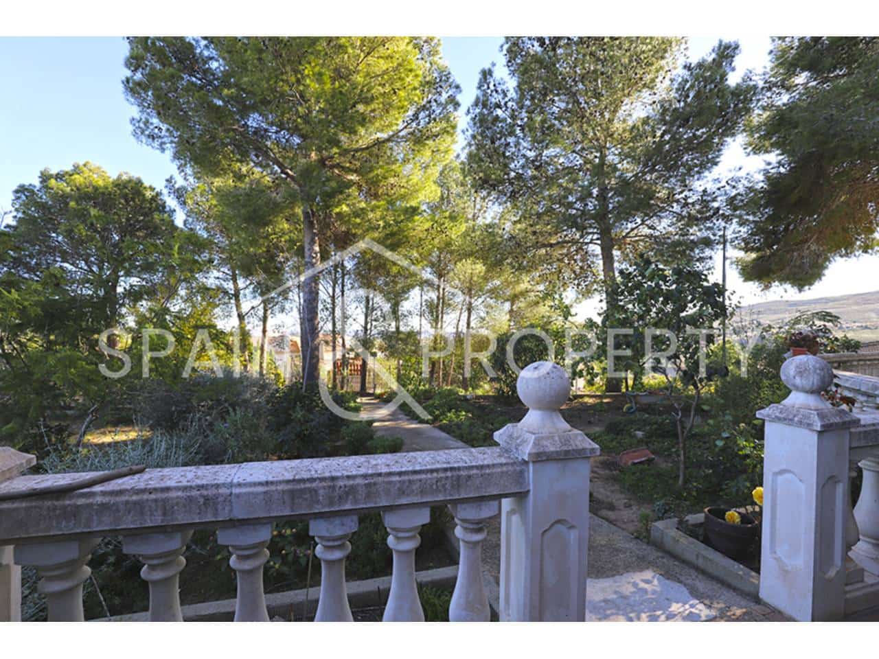 6 bedroom Villa for sale in Turis with pool garage - € 1,500,000 (Ref: 9665729)