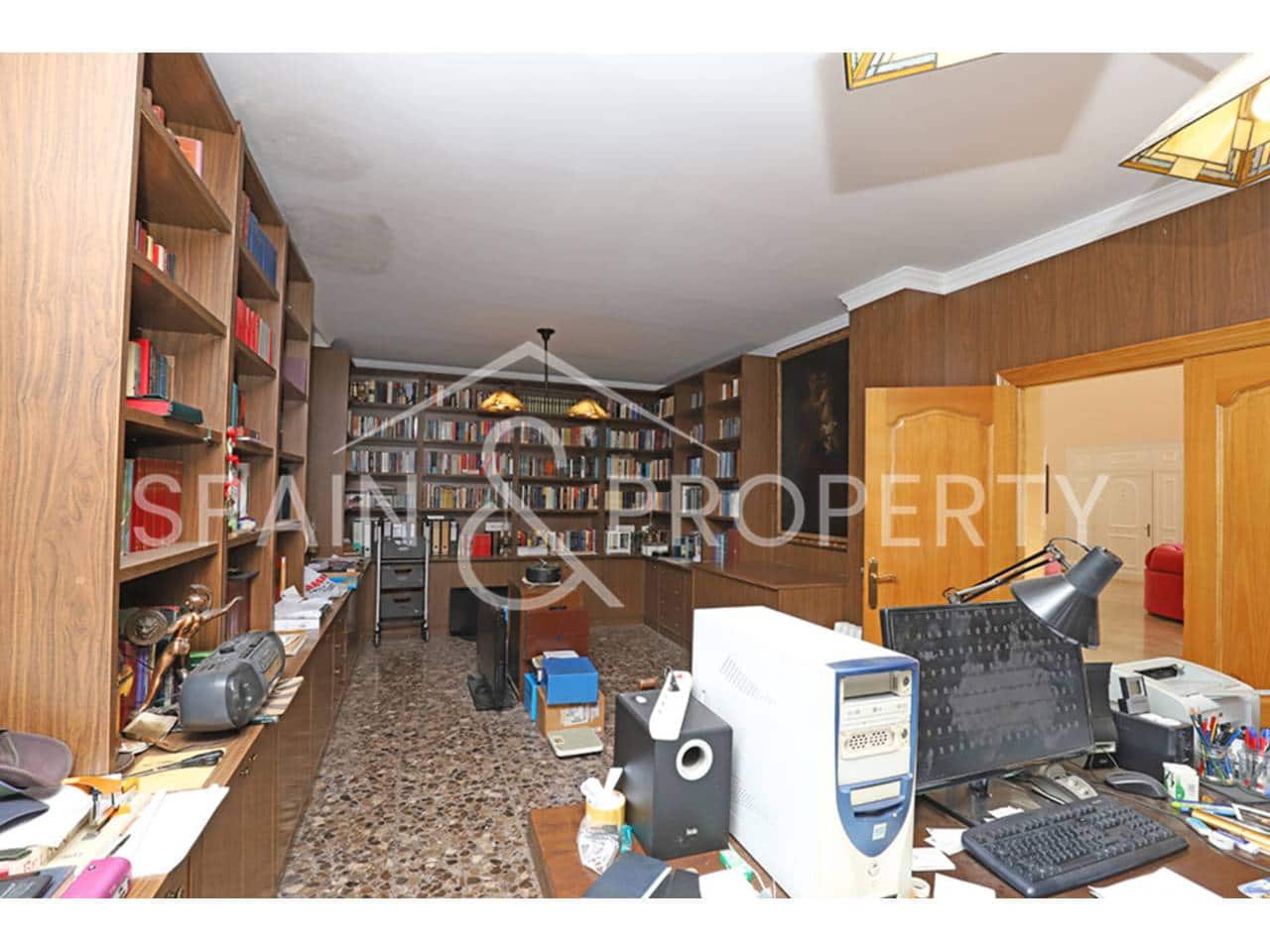 6 bedroom Villa for sale in Turis with pool garage - € 1,500,000 (Ref: 9665729)