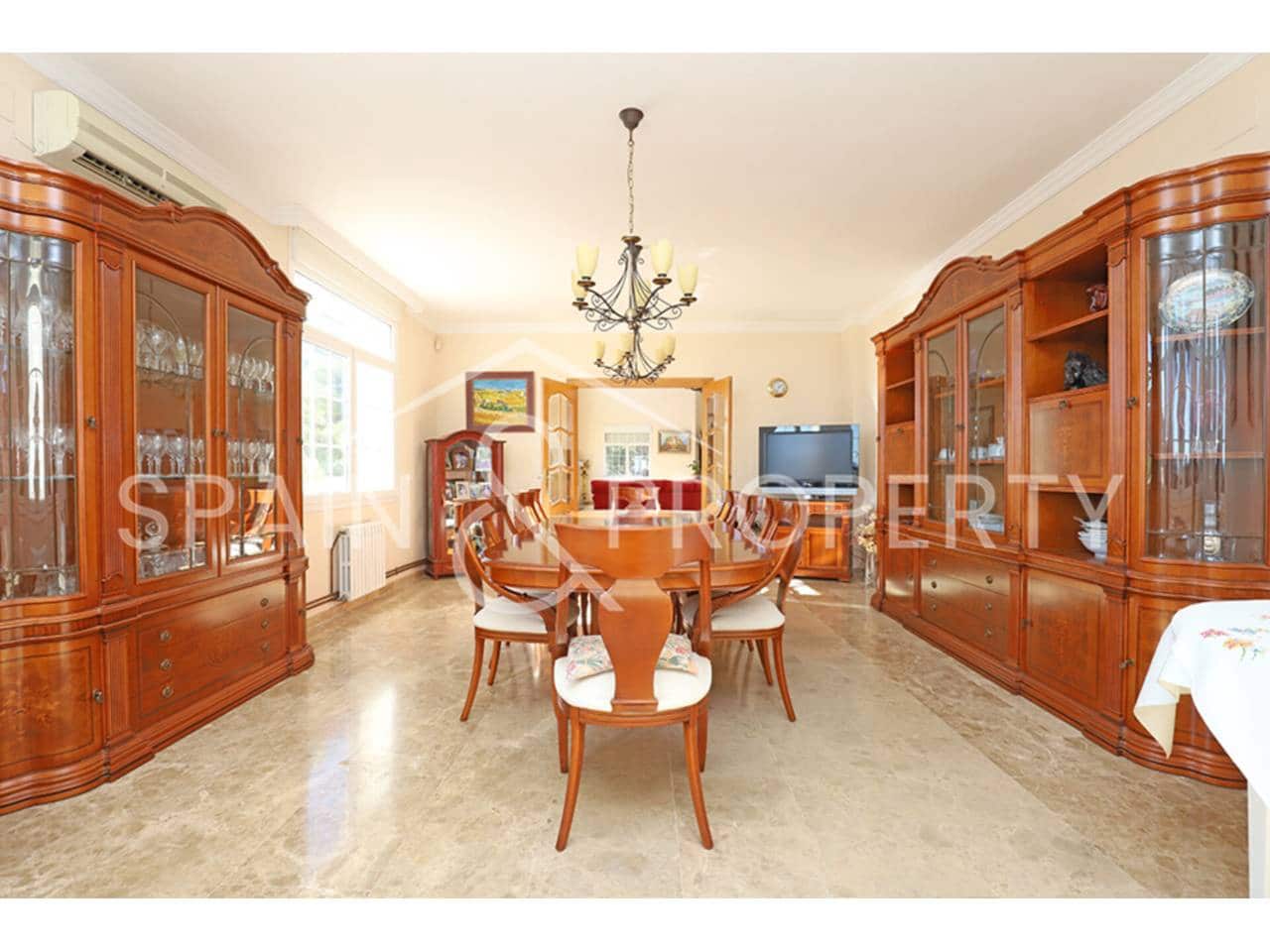 6 bedroom Villa for sale in Turis with pool garage - € 1,500,000 (Ref: 9665729)